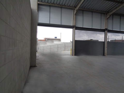 Galpão em Guarulhos (Jd Pres Dutra), 5 banheiros, 15 vagas, 2.250 m2 de área útil, código 181-2166 (12/21)