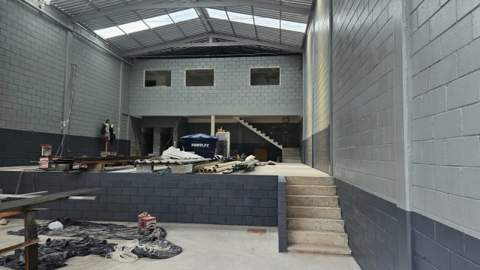 Galpão para alugar em Guarulhos (V Nova Bonsucesso), 3 banheiros, 2 vagas, 280 m2 de área útil, código 181-2168 (4/20)