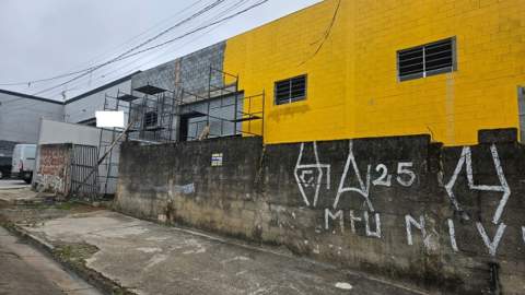 Galpão para alugar em Guarulhos (V Nova Bonsucesso), 3 banheiros, 6 vagas, 500 m2 de área útil, código 181-2169 (4/18)