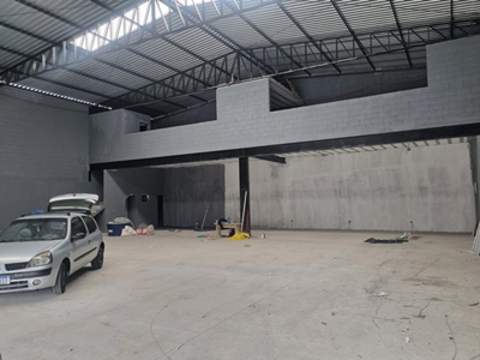 Galpão para alugar em Guarulhos (Jd Pres Dutra), 3 banheiros, 4 vagas, 400 m2 de área útil, código 181-2174 (6/13)