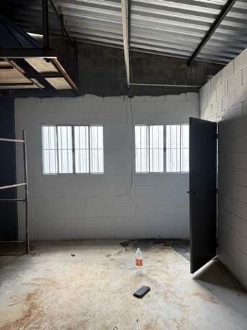 Galpão para alugar em Arujá (Jd Jóia), 5 banheiros, 3 vagas, 500 m2 de área útil, código 181-2175 (9/27)