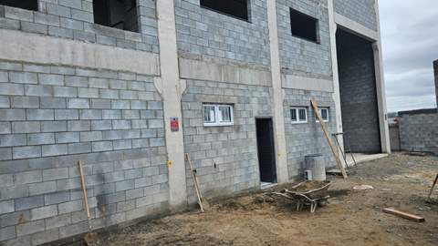 Galpão para alugar em Guarulhos (V Nova Bonsucesso), 5 banheiros, 3 vagas, 750 m2 de área útil, código 181-2177 (12/30)