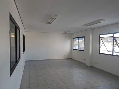 Galpão em Guarulhos (Jd Fátima - Bonsucesso), 8 banheiros, 20 vagas, 2.040 m2 de área útil, código 181-2187 (23/40)