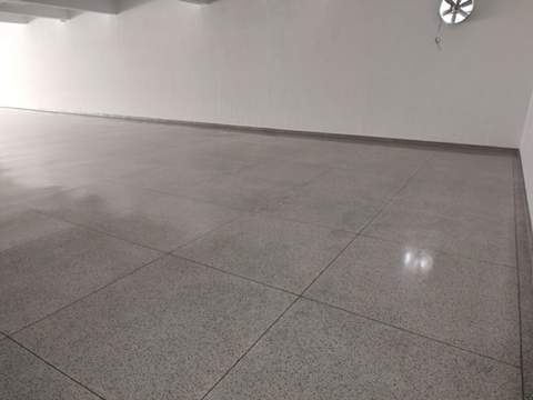 Salão para alugar em Guarulhos (V Nova Bonsucesso), 2 banheiros, 4 vagas, 330 m2 de área útil, código 181-2188 (9/18)