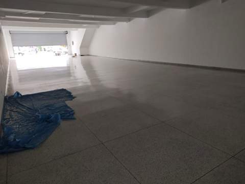 Salão para alugar em Guarulhos (V Nova Bonsucesso), 2 banheiros, 4 vagas, 330 m2 de área útil, código 181-2188 (10/18)