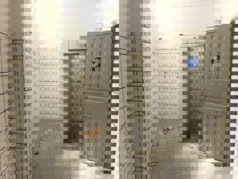 Galpão para alugar em Guarulhos (Cid Ind Sat de São Paulo - Cumbica), 5 banheiros, 6 vagas, 1.300 m2 de área útil, código 181-2191 (1/44)