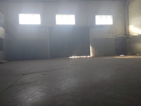 Galpão para alugar em Guarulhos (Cid Ind Sat de São Paulo - Cumbica), 4 banheiros, 6 vagas, 435 m2 de área útil, código 181-2207 (12/18)