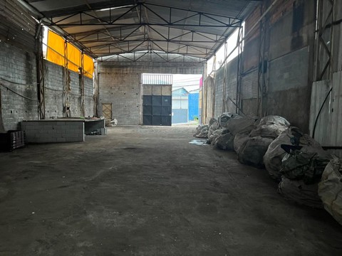 Galpão para alugar em Guarulhos (V Aeroporto - Cumbica), 2 banheiros, 4 vagas, 400 m2 de área útil, código 181-2208 (1/4)