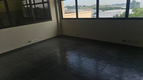 Galpão em Arujá (Centro Ind), 8 banheiros, 10 vagas, 2.500 m2 de área útil, código 181-2213 (4/58)