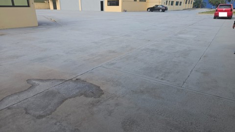Galpão em Arujá (Centro Ind), 8 banheiros, 10 vagas, 2.500 m2 de área útil, código 181-2213 (8/58)