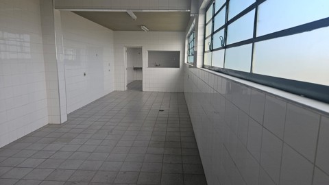 Galpão em Arujá (Centro Ind), 8 banheiros, 10 vagas, 2.500 m2 de área útil, código 181-2213 (13/58)