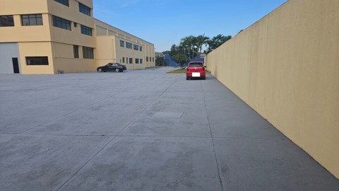 Galpão em Arujá (Centro Ind), 8 banheiros, 10 vagas, 2.500 m2 de área útil, código 181-2213 (37/58)