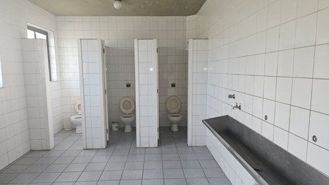Galpão em Arujá (Centro Ind), 8 banheiros, 10 vagas, 2.500 m2 de área útil, código 181-2213 (40/58)