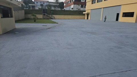 Galpão em Arujá (Centro Ind), 8 banheiros, 10 vagas, 2.500 m2 de área útil, código 181-2213 (46/58)