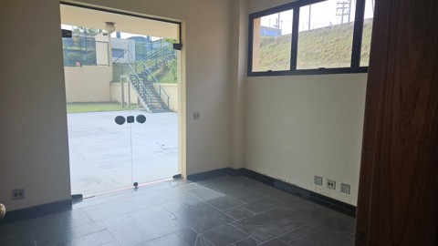 Galpão em Arujá (Centro Ind), 8 banheiros, 10 vagas, 2.500 m2 de área útil, código 181-2213 (48/58)