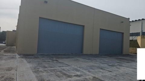 Galpão em Arujá (Centro Ind), 8 banheiros, 10 vagas, 2.500 m2 de área útil, código 181-2213 (51/58)