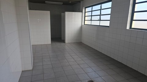 Galpão em Arujá (Centro Ind), 8 banheiros, 10 vagas, 2.500 m2 de área útil, código 181-2213 (52/58)