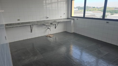 Galpão em Arujá (Centro Ind), 8 banheiros, 10 vagas, 2.500 m2 de área útil, código 181-2213 (54/58)