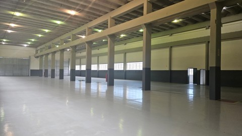 Galpão em Arujá (Centro Ind), 8 banheiros, 10 vagas, 2.500 m2 de área útil, código 181-2213 (58/58)