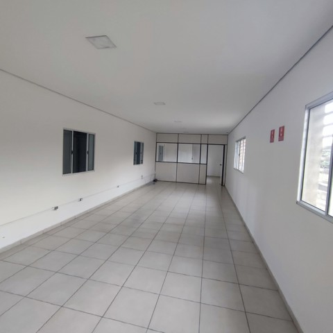 Galpão para alugar em Guarulhos (Jd Pres Dutra), 4 banheiros, 6 vagas, 750 m2 de área útil, código 181-2215 (11/22)