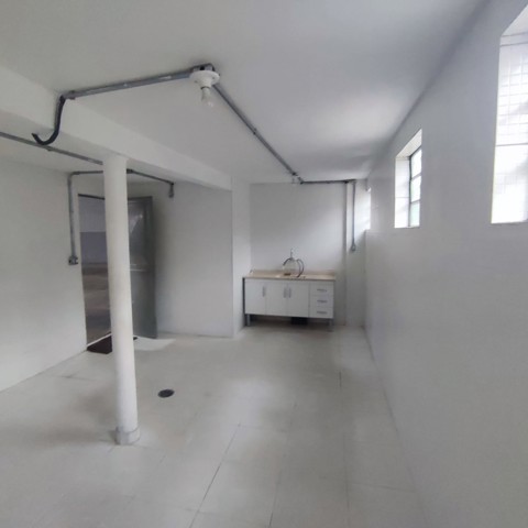 Galpão para alugar em Guarulhos (Jd Pres Dutra), 4 banheiros, 6 vagas, 750 m2 de área útil, código 181-2215 (14/22)