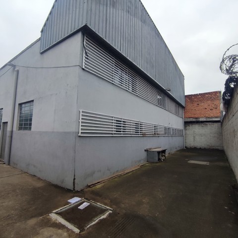 Galpão para alugar em Guarulhos (Jd Pres Dutra), 4 banheiros, 6 vagas, 750 m2 de área útil, código 181-2215 (16/22)