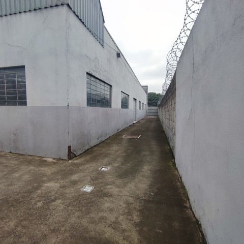 Galpão para alugar em Guarulhos (Jd Pres Dutra), 4 banheiros, 6 vagas, 750 m2 de área útil, código 181-2215 (18/22)