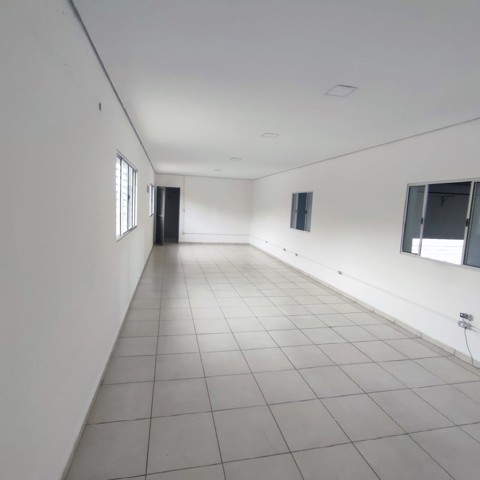 Galpão para alugar em Guarulhos (Jd Pres Dutra), 4 banheiros, 6 vagas, 750 m2 de área útil, código 181-2215 (20/22)