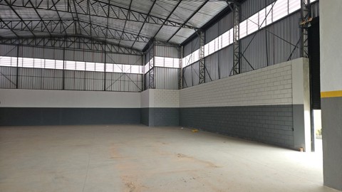Galpão para alugar em Arujá com 5 banheiros, 8 vagas, 750 m2 de área útil, código 181-2216 (6/26)