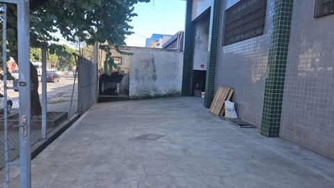 Galpão para alugar em Guarulhos com 4 banheiros, 4 vagas, 803 m2 de área útil, código 181-2220 (5/26)