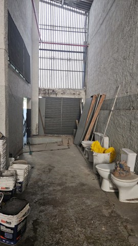 Galpão para alugar em Guarulhos com 4 banheiros, 4 vagas, 803 m2 de área útil, código 181-2220 (12/26)