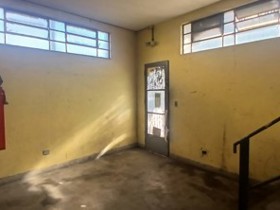 Galpão para alugar em Guarulhos com 811 m2 úteis