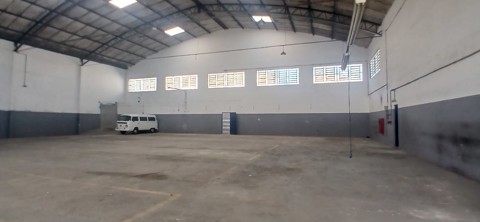 Galpão para alugar em Guarulhos com 4 banheiros, 4 vagas, 811 m2 de área útil, código 181-2222 (2/10)