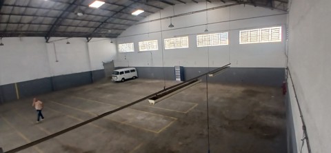 Galpão para alugar em Guarulhos com 4 banheiros, 4 vagas, 811 m2 de área útil, código 181-2222 (6/10)