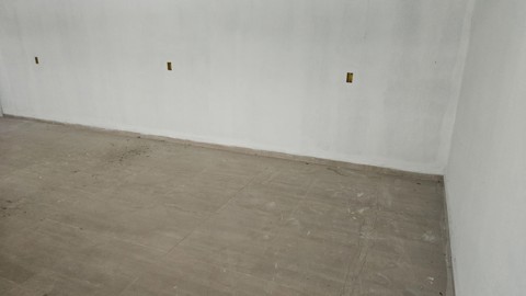 Galpão para alugar em Guarulhos com 3 banheiros, 4 vagas, 250 m2 de área útil, código 181-2226 (11/15)