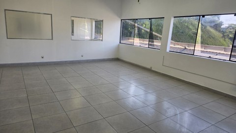 Galpão para alugar em Guarulhos com 10 banheiros, 20 vagas, 5.060 m2 de área útil, código 181-2229 (15/59)