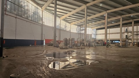 Galpão para alugar em Guarulhos com 10 banheiros, 20 vagas, 5.060 m2 de área útil, código 181-2229 (25/59)