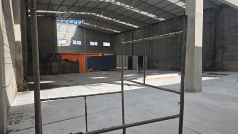 Galpão para alugar em Guarulhos com 4 banheiros, 4 vagas, 750 m2 de área útil, código 181-2237 (9/18)