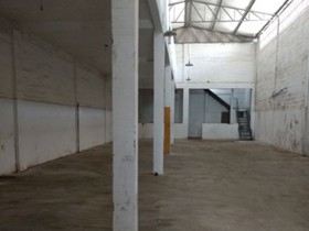 Galpão à venda em Guarulhos com 300 m2 úteis