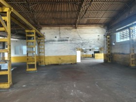 Galpão para alugar em Guarulhos com 1000 m2 úteis