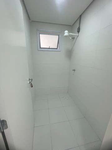 Galpão para alugar em Guarulhos com 4 banheiros, 10 vagas, 2.713 m2 de área útil, código 181-2243 (7/16)