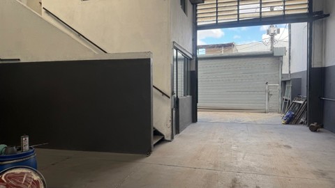 Galpão para alugar em Guarulhos com 3 banheiros, 3 vagas, 300 m2 de área útil, código 181-2251 (8/11)