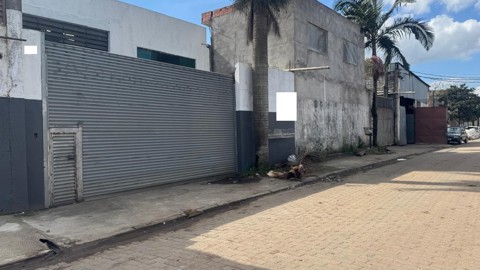 Galpão para alugar em Guarulhos com 3 banheiros, 3 vagas, 300 m2 de área útil, código 181-2251 (9/11)