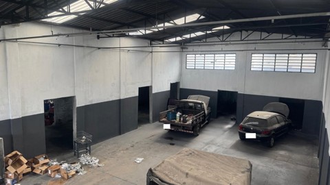 Galpão para alugar em Guarulhos com 3 banheiros, 3 vagas, 300 m2 de área útil, código 181-2251 (11/11)