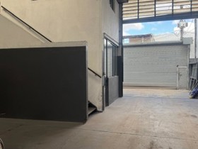 Galpão para alugar em Guarulhos com 300 m2 úteis