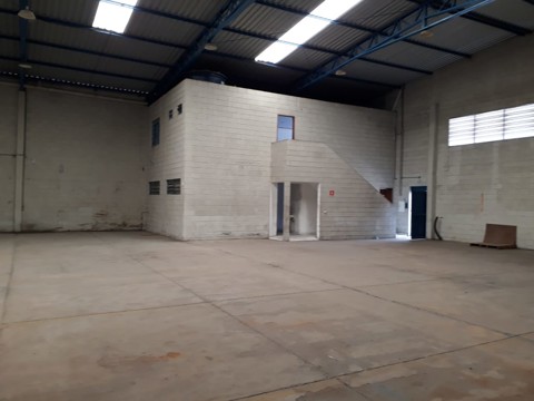Galpão para alugar em Guarulhos com 5 banheiros, 4 vagas, 740 m2 de área útil, código 181-2254 (15/15)