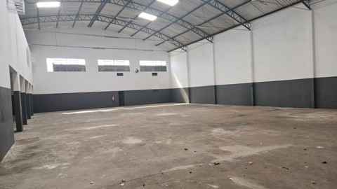 Galpão para alugar em Guarulhos com 5 banheiros, 6 vagas, 925 m2 de área útil, código 181-2260 (11/29)