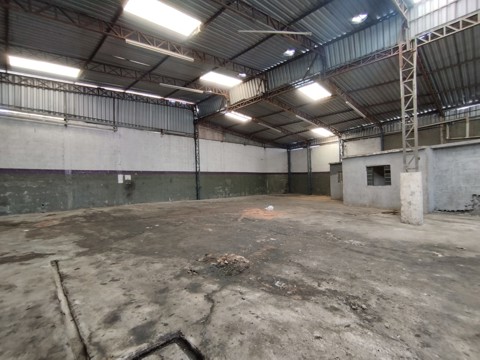 Galpão para alugar em Arujá com 4 banheiros, 2 vagas, 550 m2 de área útil, código 181-2261 (8/44)