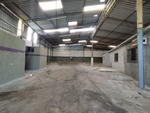 Galpão para alugar em Arujá com 4 banheiros, 2 vagas, 550 m2 de área útil, código 181-2261 (11/44)