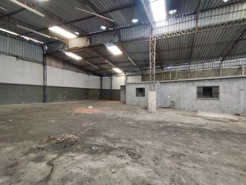 Galpão para alugar em Arujá com 4 banheiros, 2 vagas, 550 m2 de área útil, código 181-2261 (23/44)